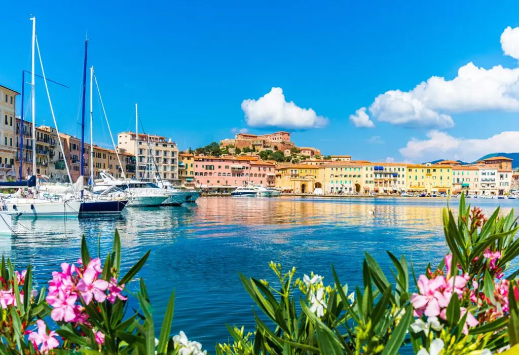 Scopri l'Isola d'Elba con i Traghetti Toremar