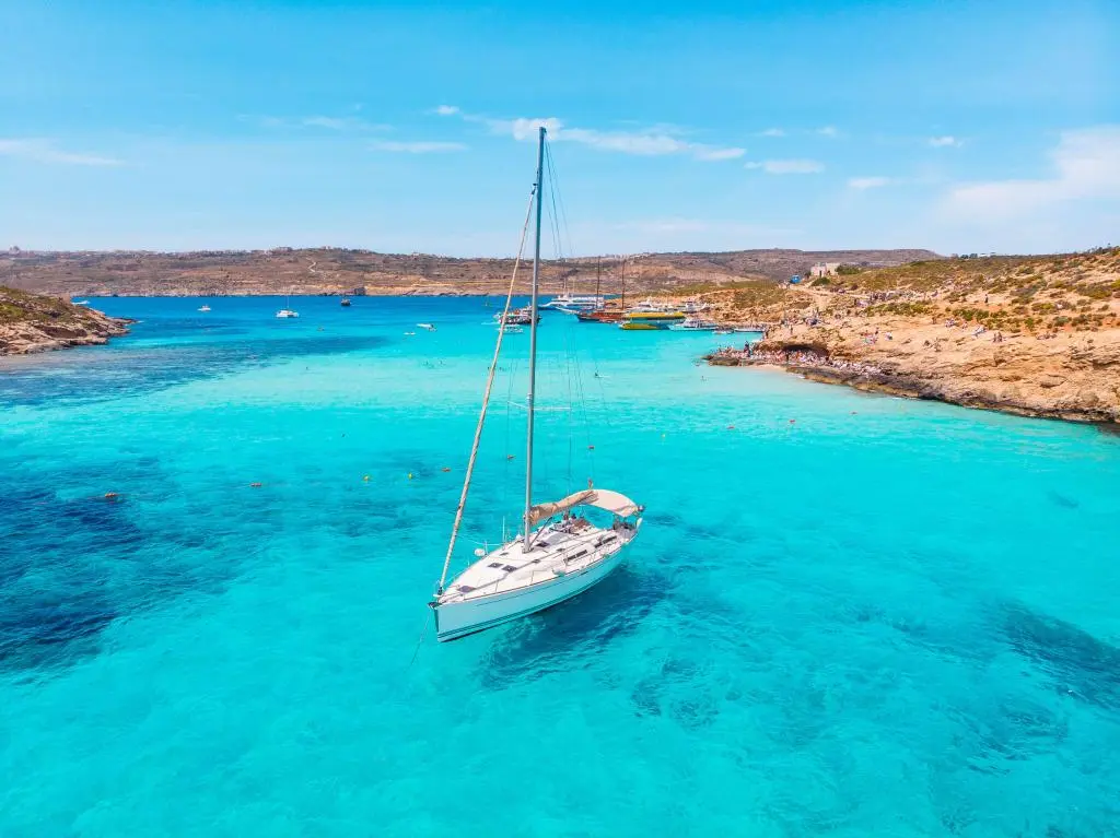Comino, la Laguna Blu, destinazione idela per snorkeling e immersioni subacquee