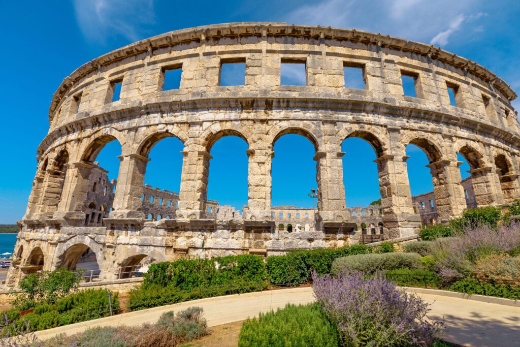 L'anfiteatro di Pola, detto anche Arena, costruito nel I secolo a.C.