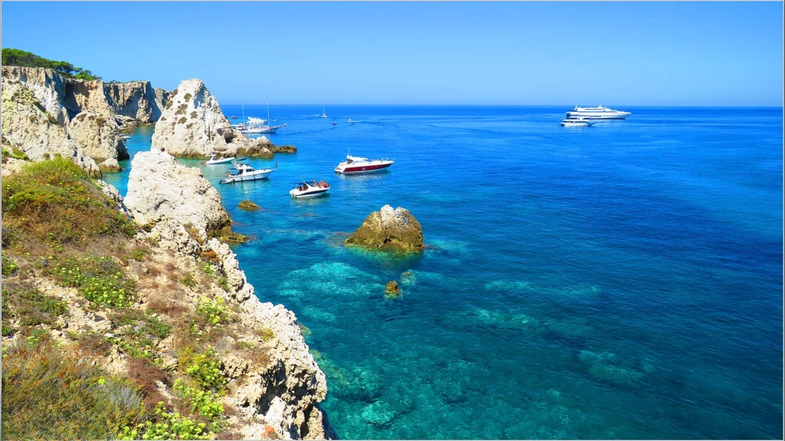 Isola San Domino dove approda il catamarano di Navi Tremiti