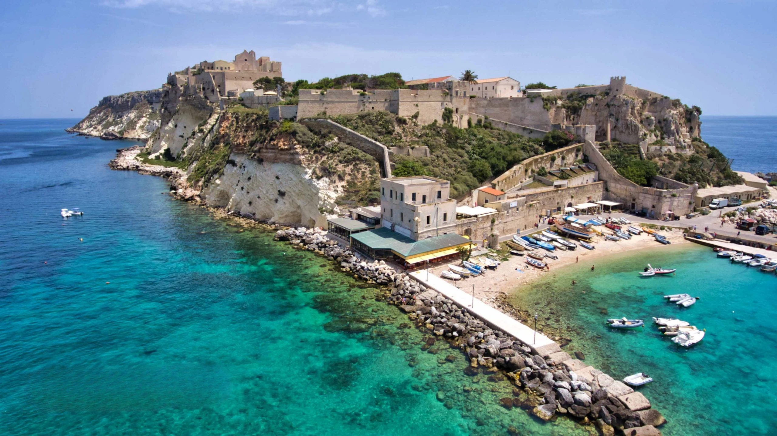 Isola San Nicola dove approda il catamarano di Navi Tremiti