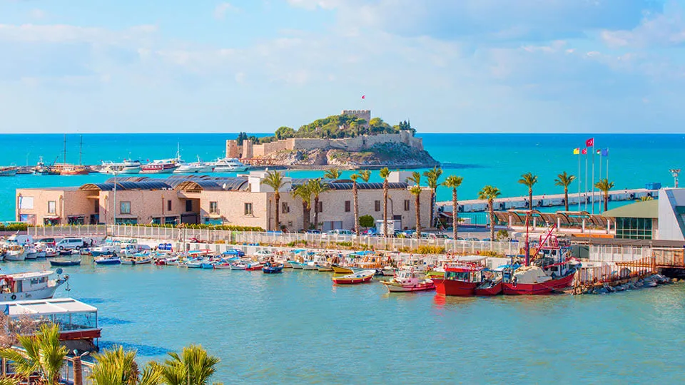 L'isola dei piccioni e il porto turistico di Kusadasi