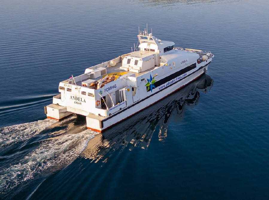 Catamarano High Speed Andjela della Adriatic Lines Kompass