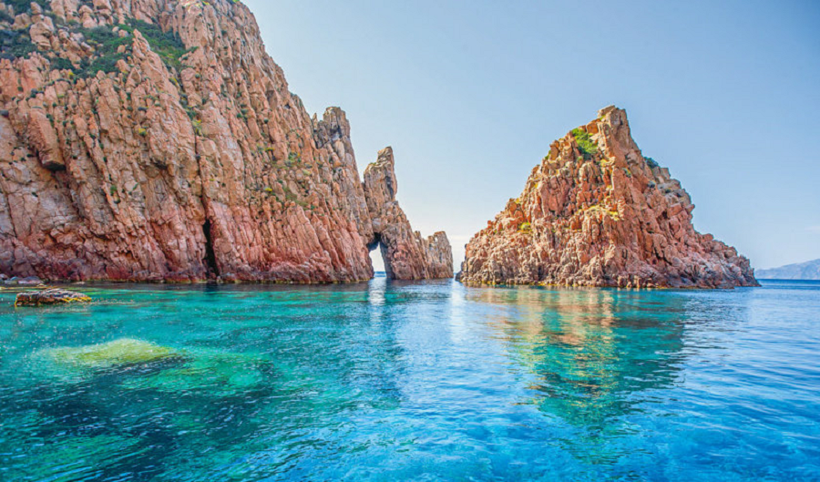 Il Parco naturale della Scandola, lungo la costa occidentale della Corsica